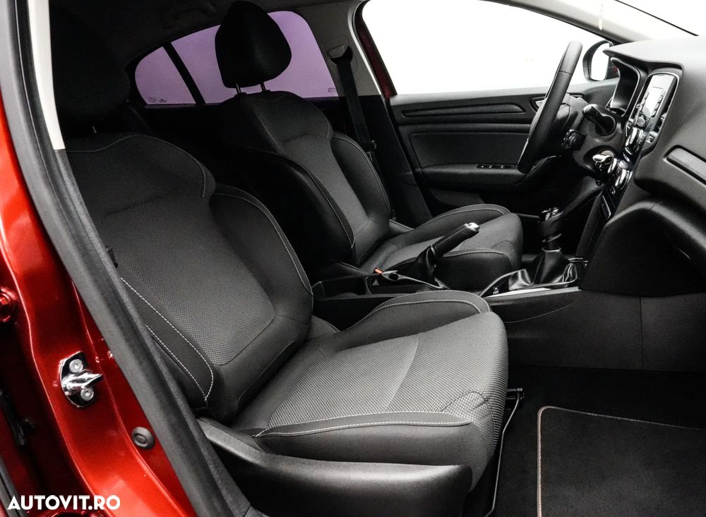Renault Megane TCE GPF Life - 15