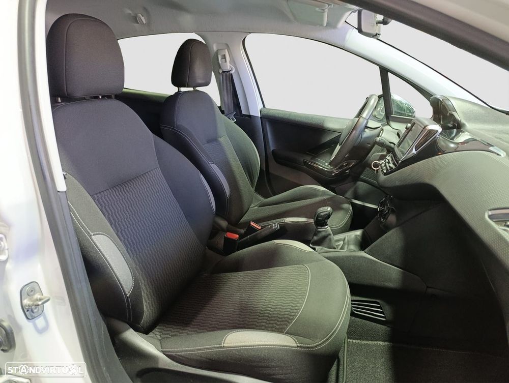Peugeot 208 1.2 PureTech Allure - 11