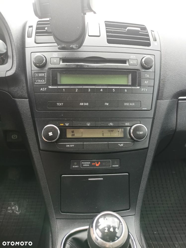 Toyota Avensis - 13