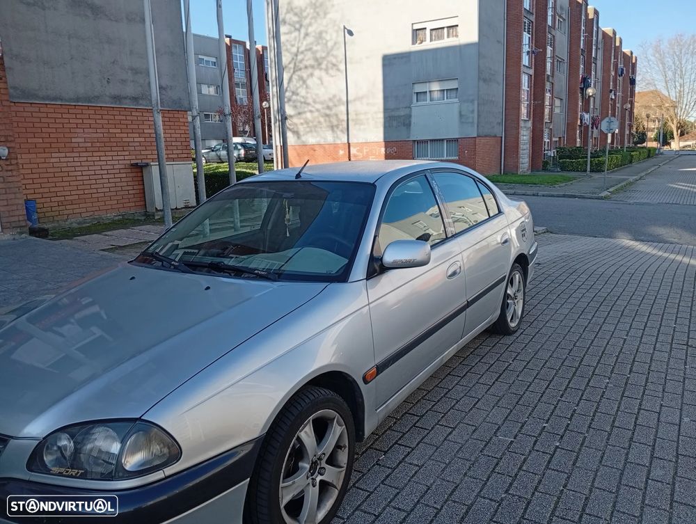 Toyota Avensis S/D 1.6 Sol - 2
