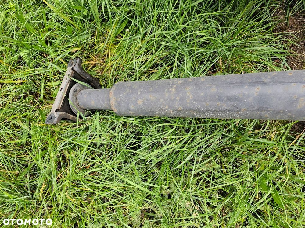 WAŁ NAPĘDOWY PĘDNY ŚRODKOWY PODPORA WAŁU RENAULT MIDLUM DXI FELGI 19.5 - 7