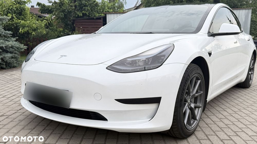 Tesla Model 3 - 5