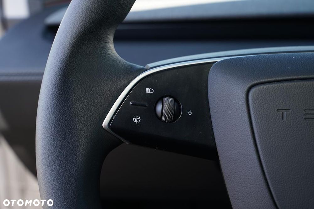 Tesla Y 83.1kWh Long Range RWD - 14