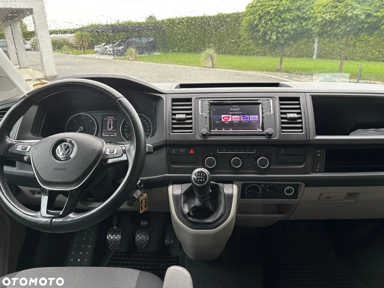Volkswagen Caravelle - 18