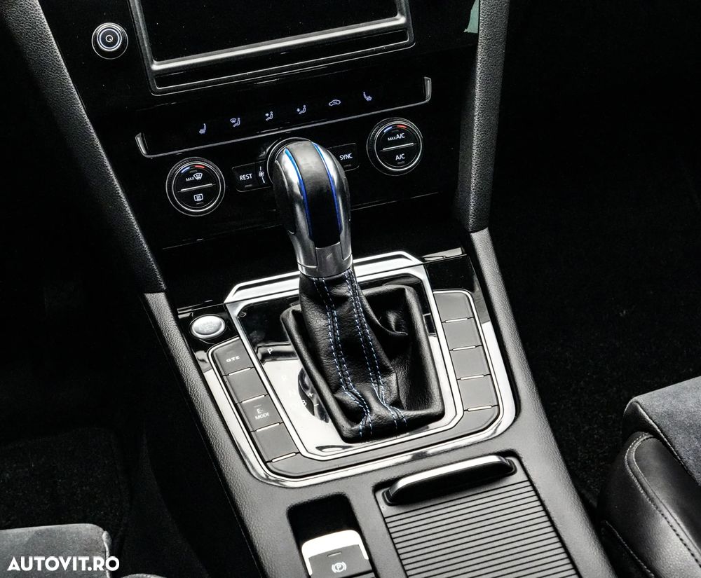 Volkswagen Passat GTE - 17