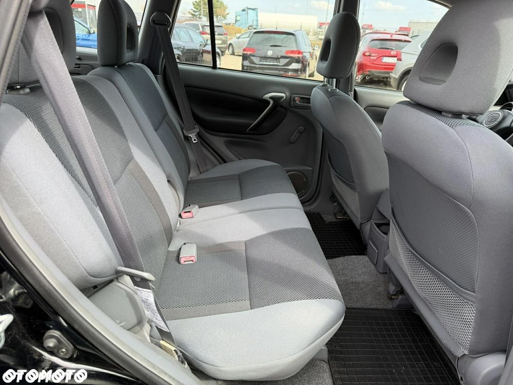 Toyota RAV4 1.8 VVT-i 4x2 - 11