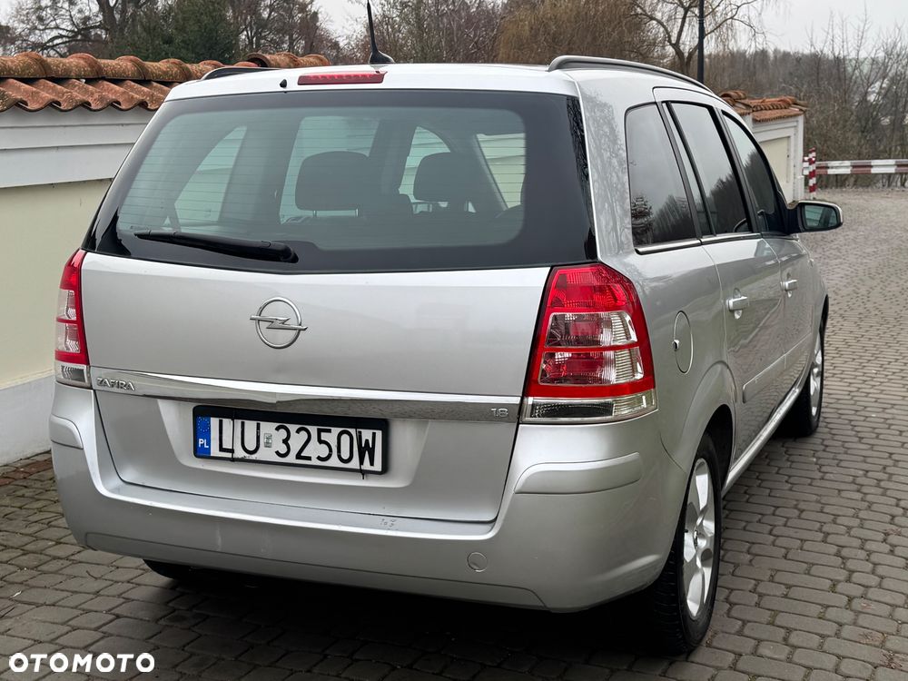 Opel Zafira - 25