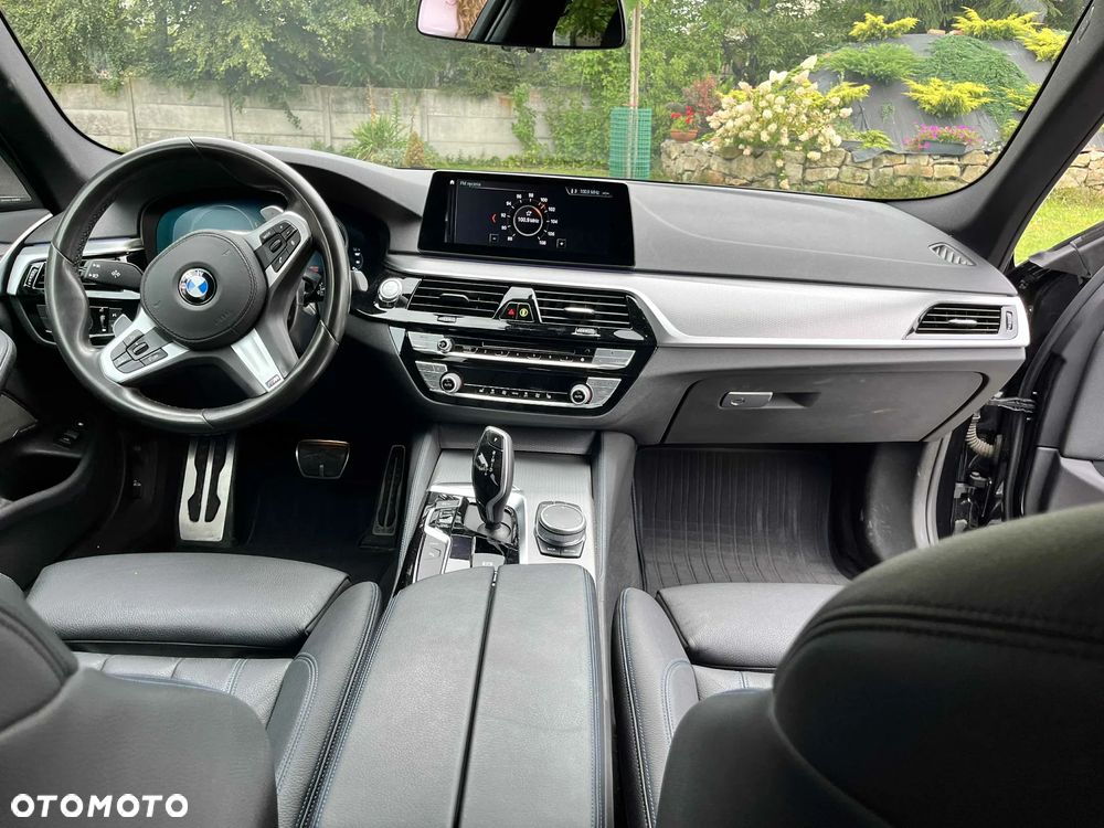 BMW Seria 5 530i Sport - 8