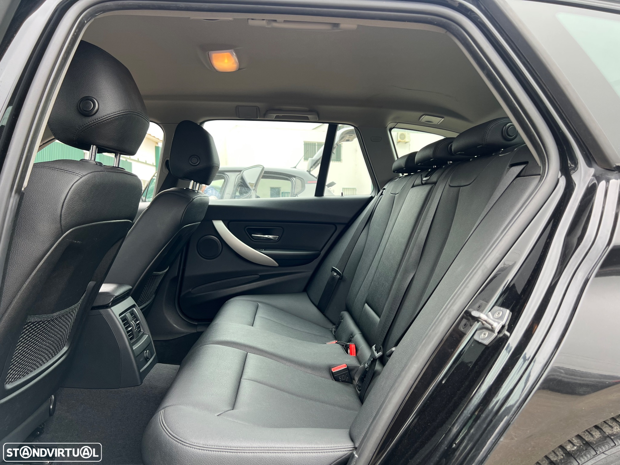 BMW 318 d Touring Advantage - 20
