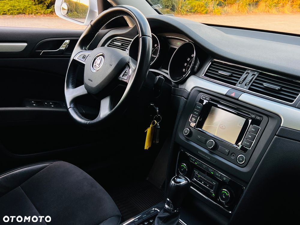 Skoda Superb 2.0 TDI DSG Exclusive - 31