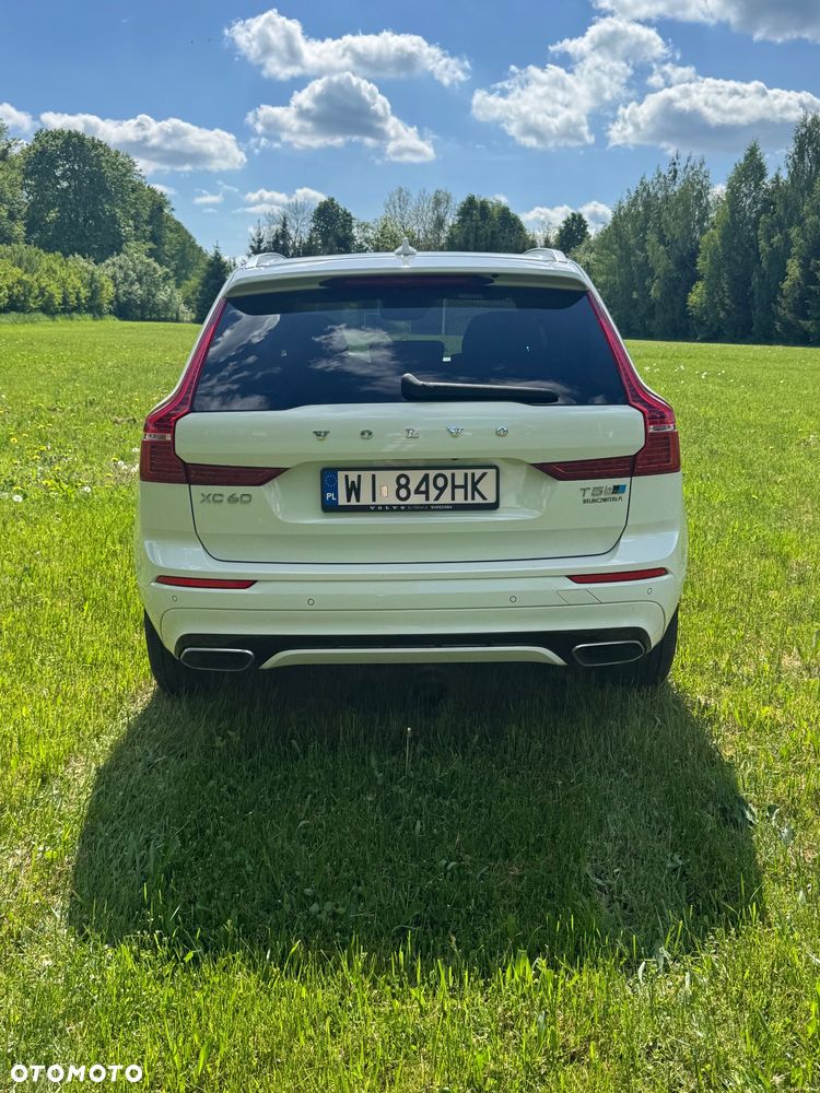 Volvo XC 60 T5 AWD R-Design - 5