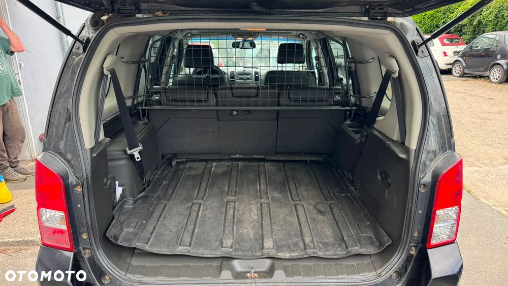 Nissan Pathfinder 2.5 DCi Elegance - 25