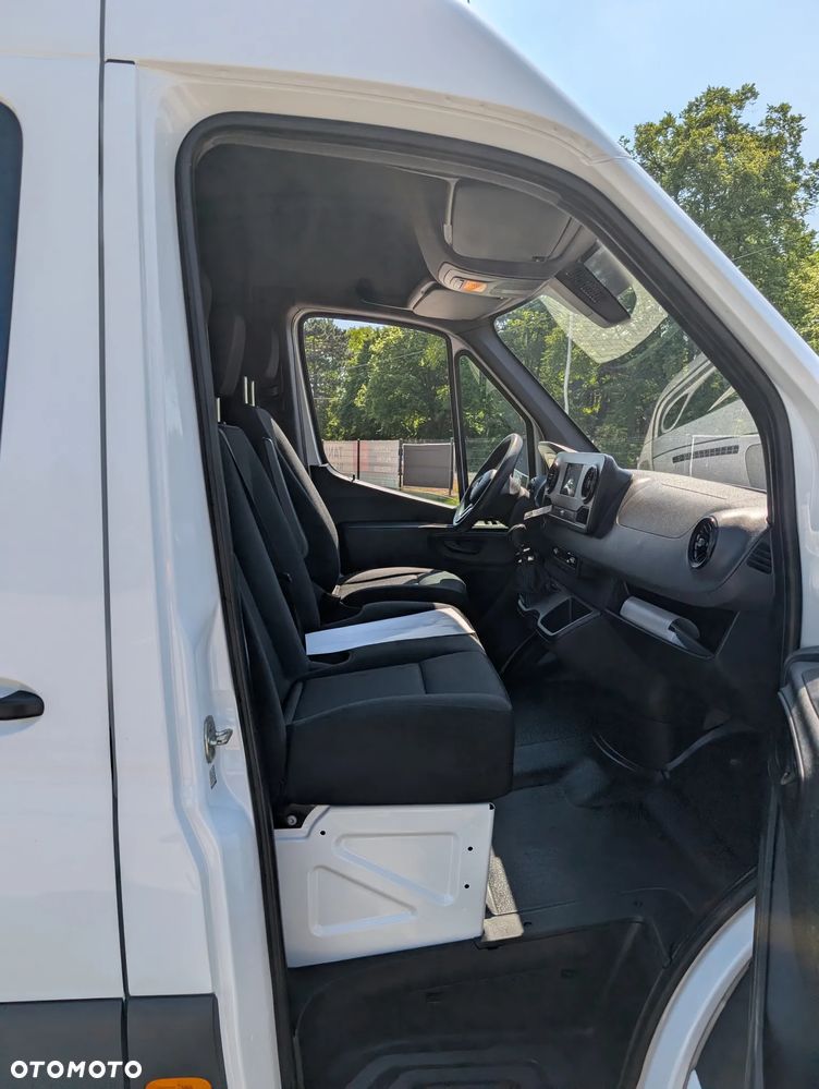 Mercedes-Benz Sprinter - 9