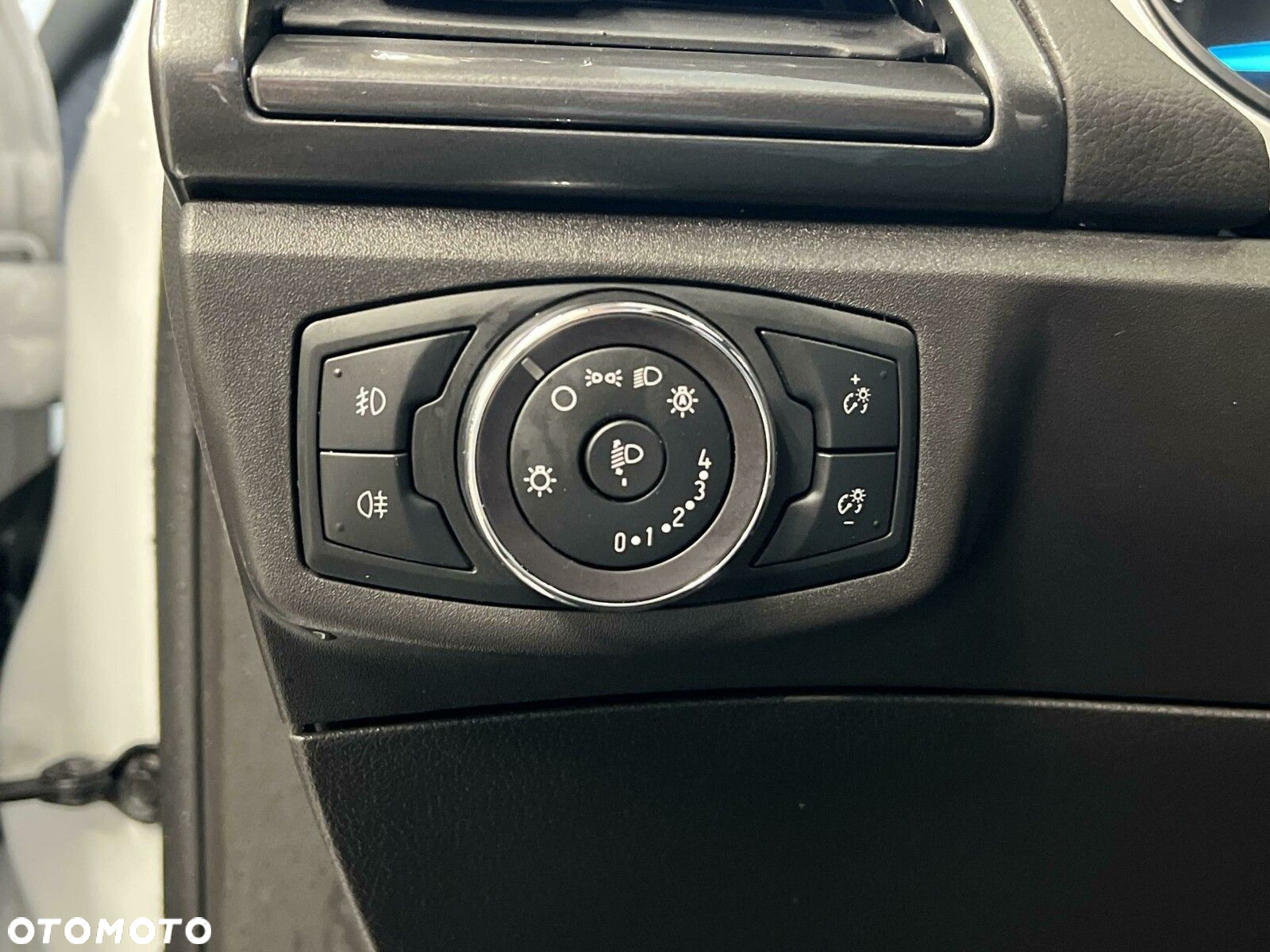 Ford Mondeo - 12