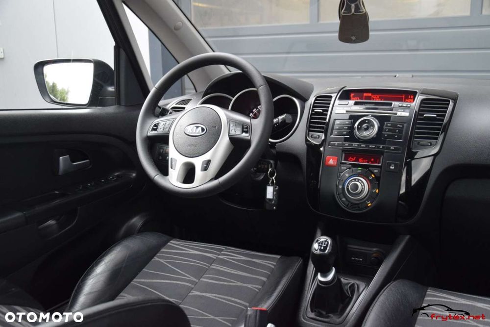 Kia Venga - 23