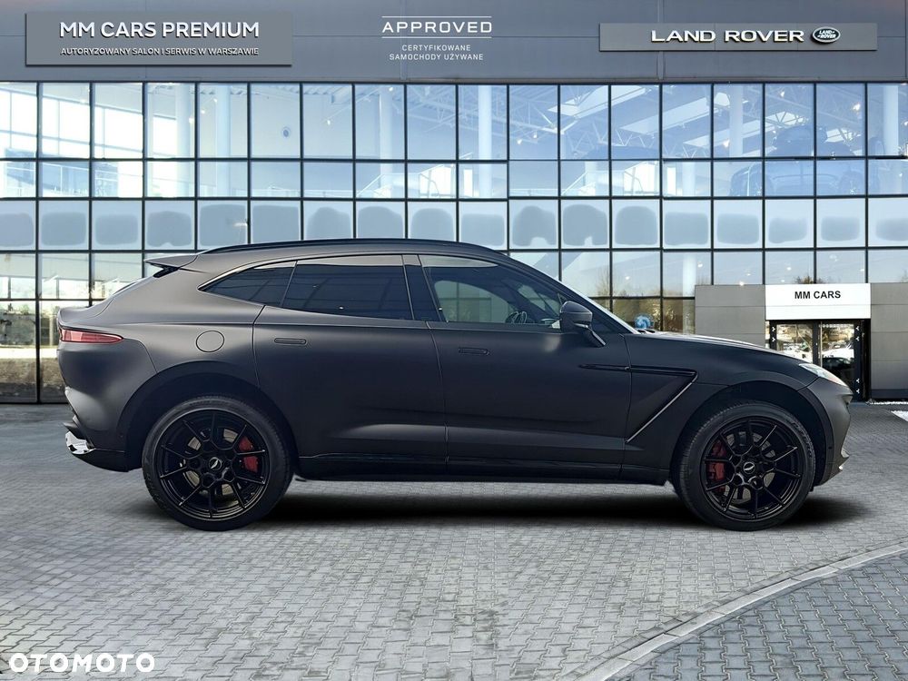Aston Martin DBX - 7