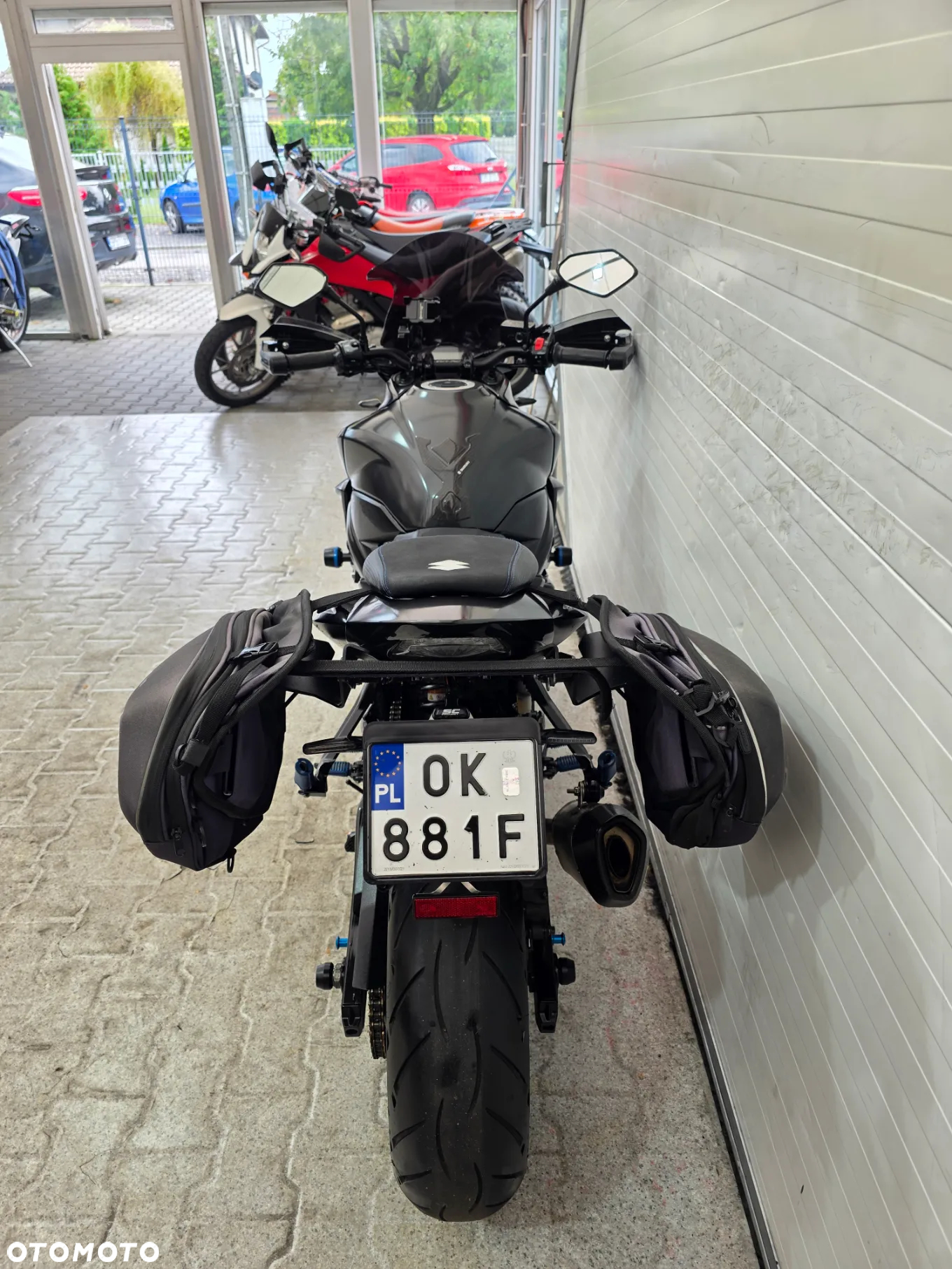 Suzuki GSX - 23