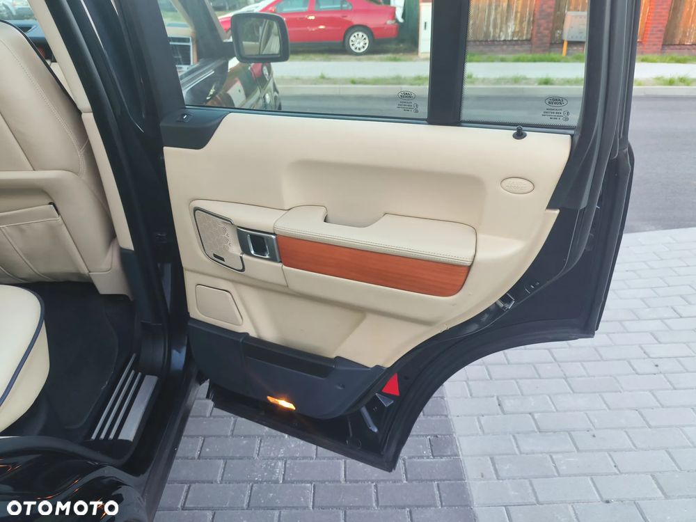 Land Rover Range Rover TDV8 Vogue - 12