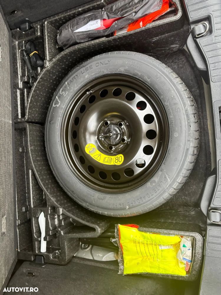 Ford Kuga 2.5 Duratec PHEV ST-LINE X - 34