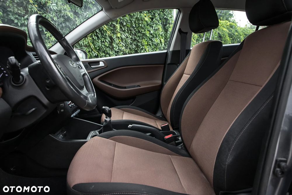 Hyundai i20 blue 1.2 Advantage+ - 15