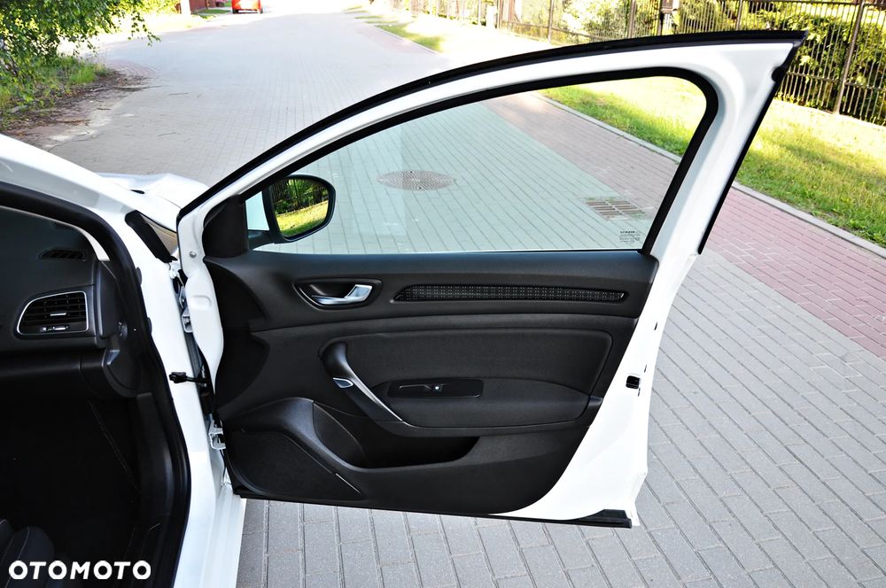 Renault Megane ENERGY TCe 100 EXPERIENCE - 27