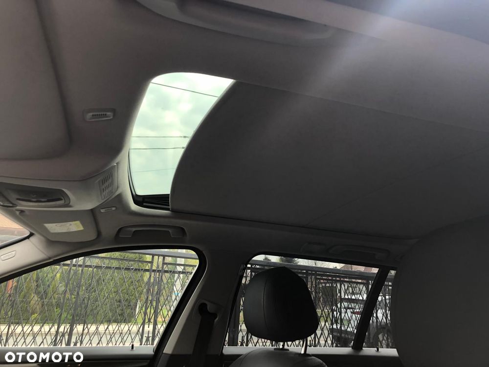 BMW Seria 5 520d Luxury Line - 8