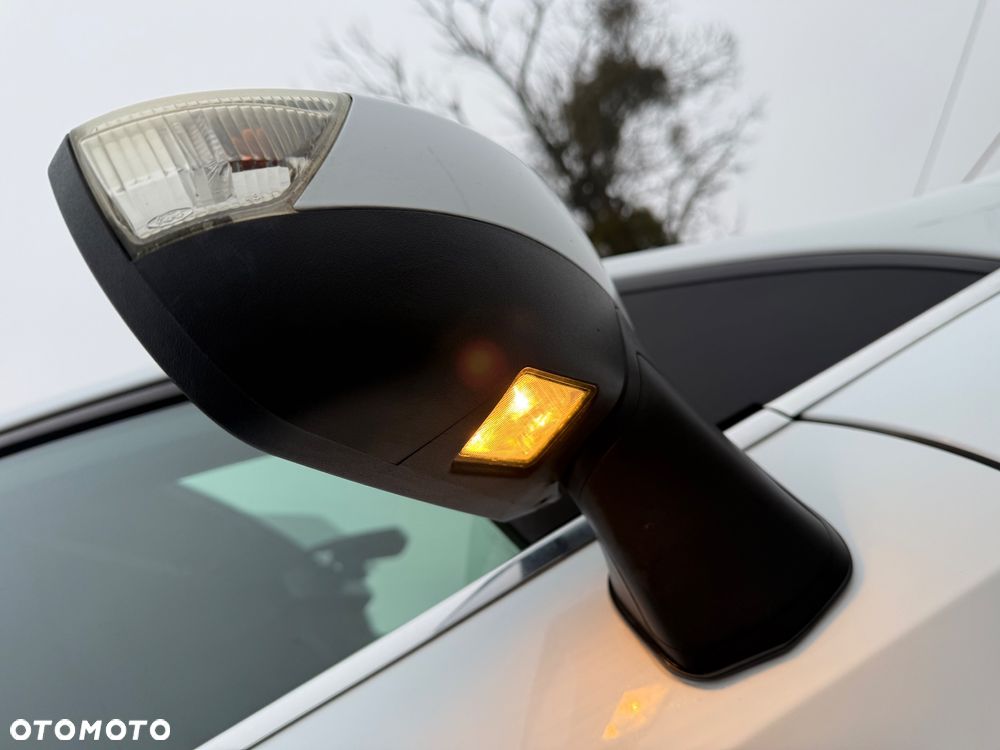 Ford Kuga 2.0 TDCi 2x4 Titanium - 33