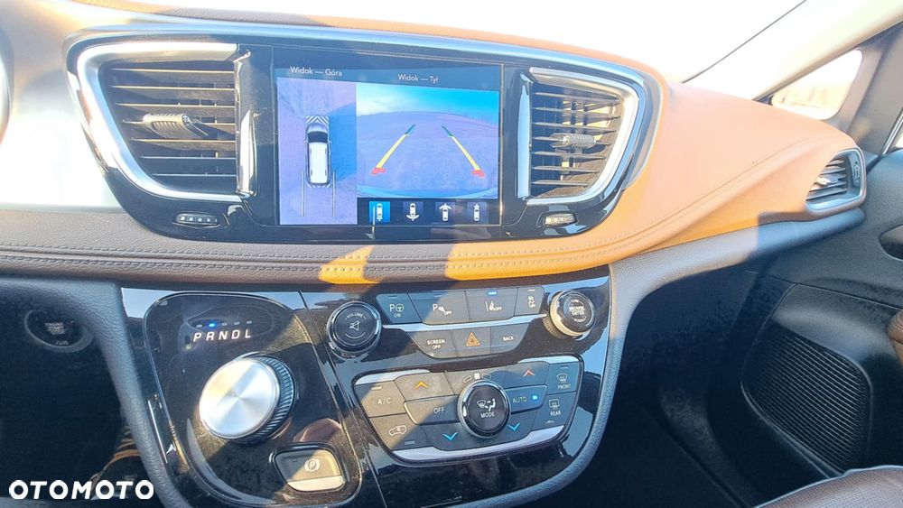 Chrysler Pacifica - 33
