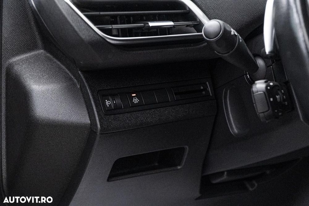 Peugeot 3008 1.2 PureTech Turbo S&S EAT8 Allure - 30