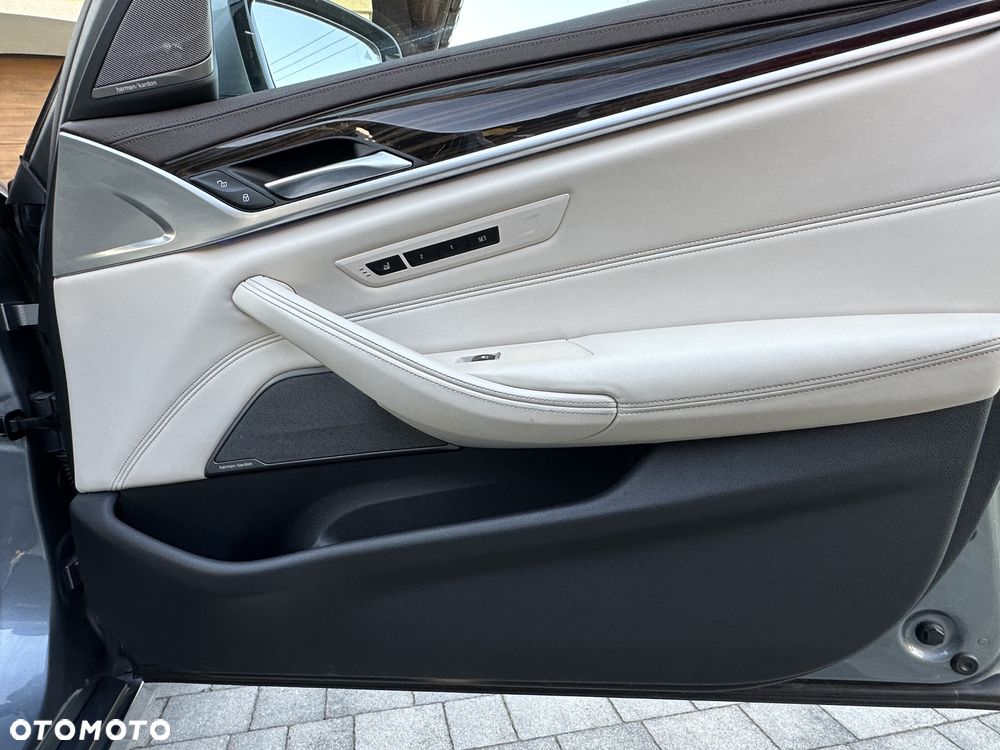 BMW Seria 5 520d xDrive Luxury Line - 31
