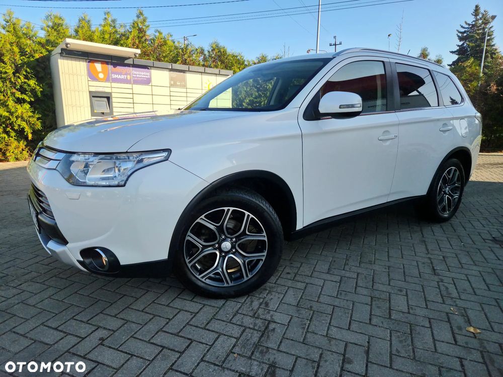 Mitsubishi Outlander 2.2 DI-D 4WD Automatik Diamant Edition - 4