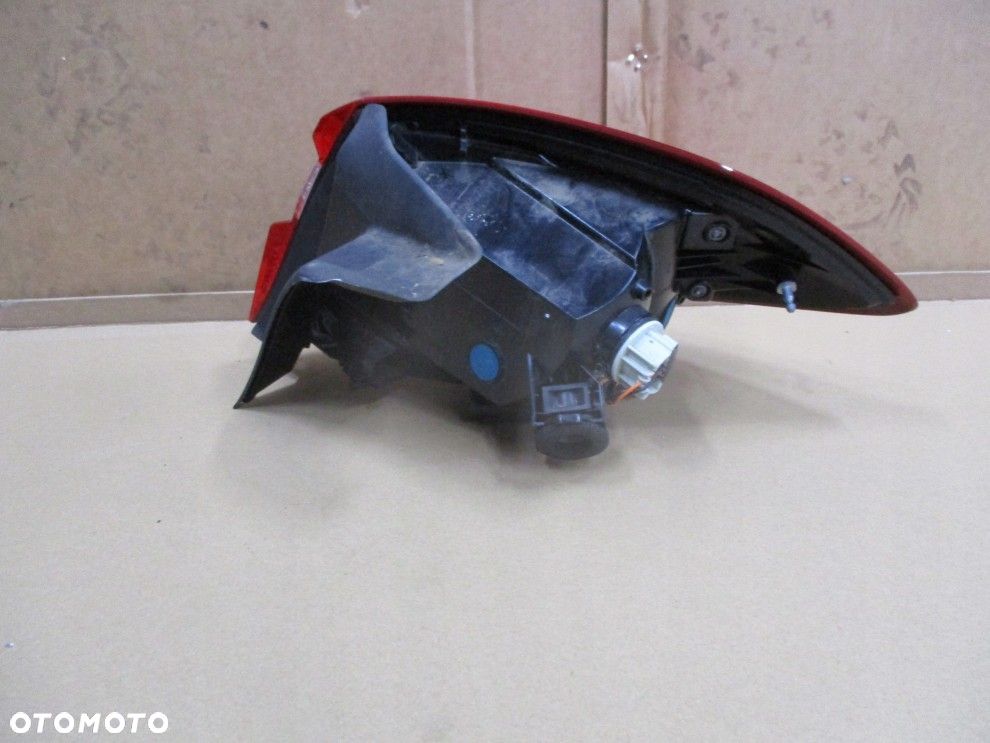 FORD FIESTA MK8 LEWA TYLNA LAMPA ZWYKŁA ORYGINAŁ H1BB-13405AF - 2