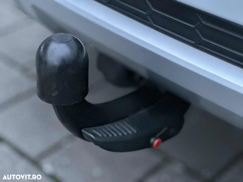 Skoda Octavia Combi 2.0 TDI 4x4 DSG Scout - 27