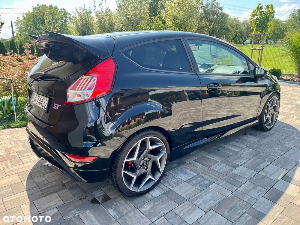 Ford Fiesta 1.6 EcoBoost ST - 8