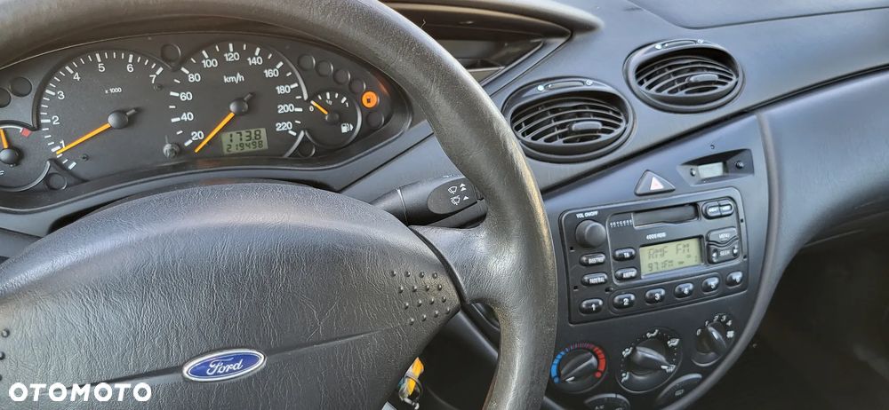 Ford Focus 1.4 Trend - 16