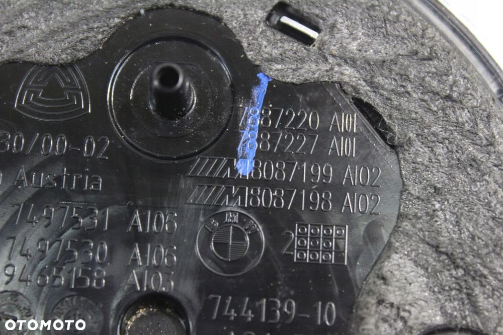 ZNACZEK EMBLEMAT TYŁ BMW M4 G82 POD KAMERE CAŁY 7887220 - 3