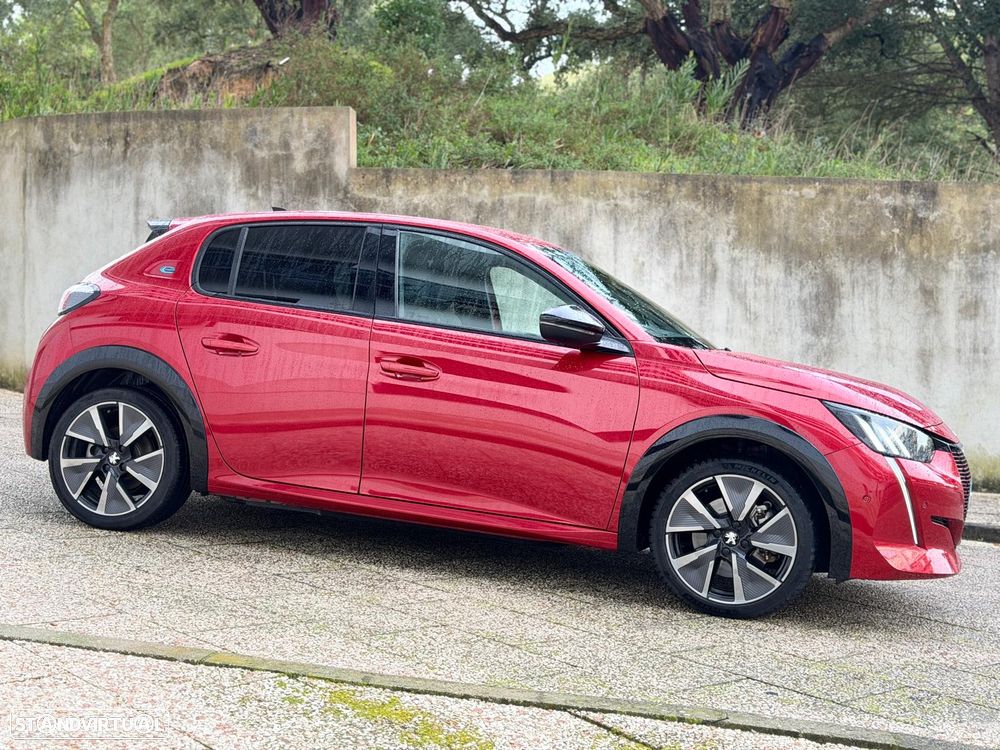 Peugeot e-208 GT - 19