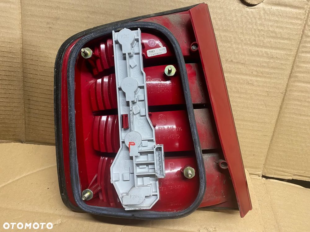 LAMPA TYLNA PRAWA SKODA FABIA I 6Y9945096 6Y9945112 - 4