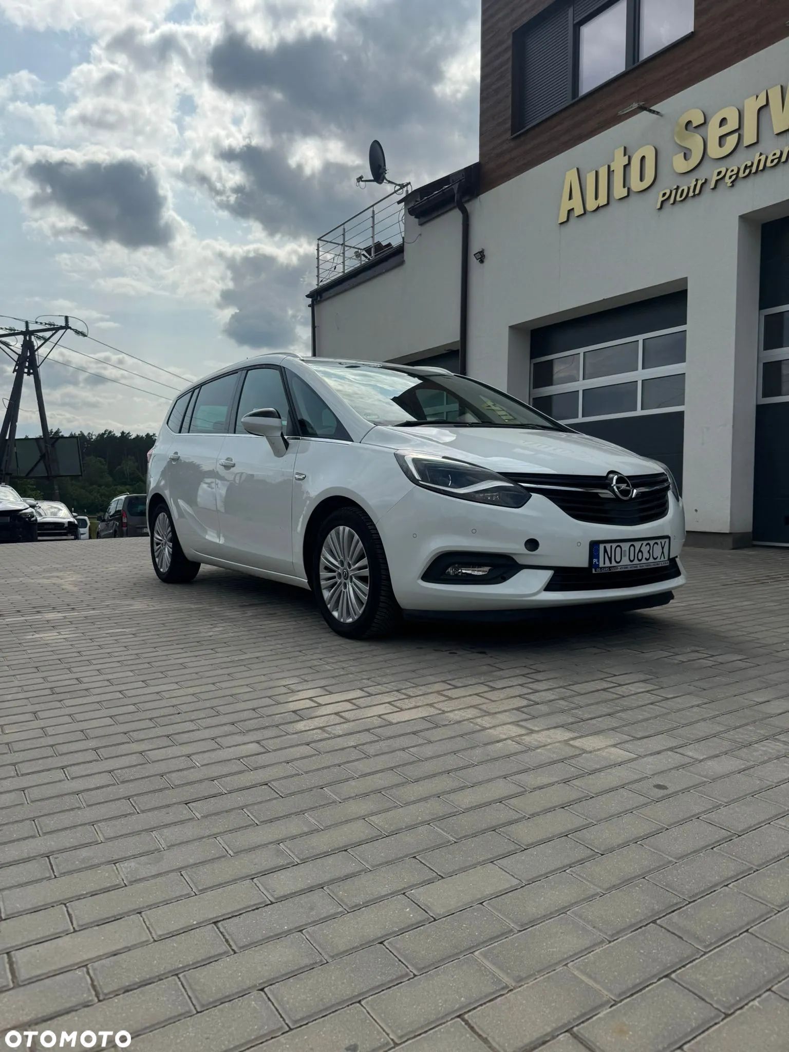 Opel Zafira Tourer 2.0 CDTI Automatik Business Innovation - 1