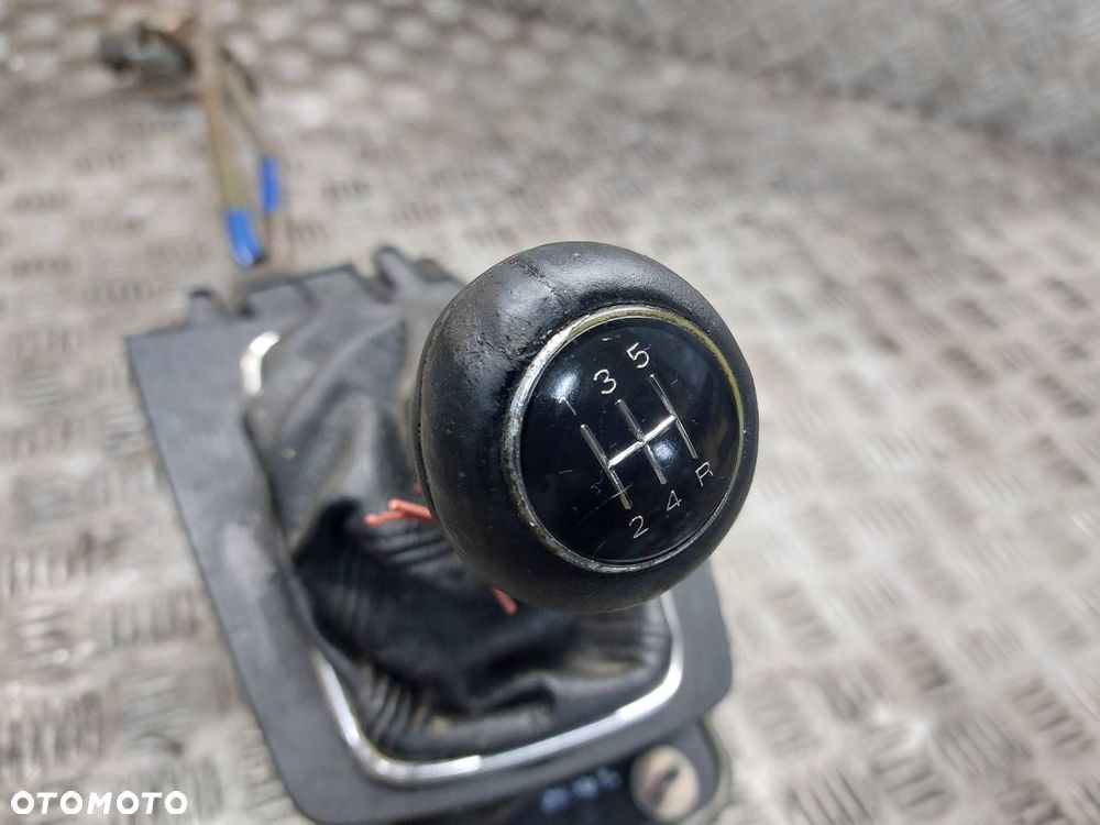 LEWAREK ZMIANY BIEGÓW + DRĄŻEK AUDI A4 B6 2.0 20V ALT MANUAL 8E0711025 - 4