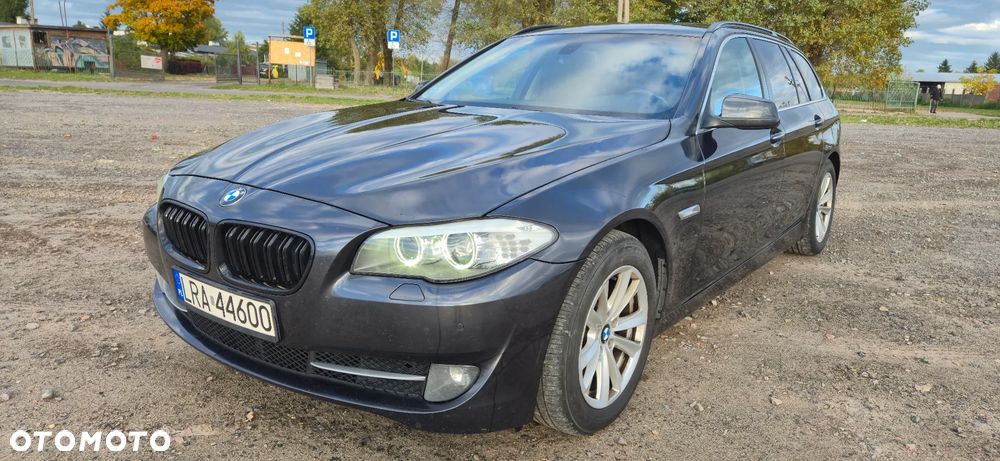 BMW Seria 5 520d Touring - 11