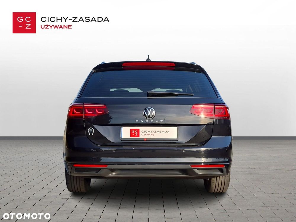 Volkswagen Passat - 4