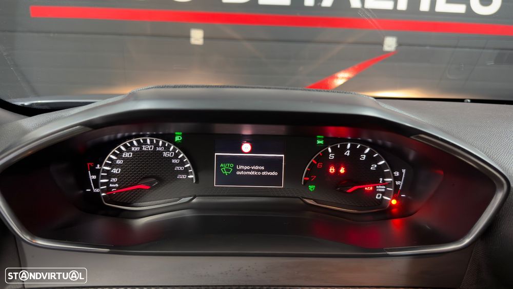 Peugeot 2008 1.2 PureTech Active Pack - 20