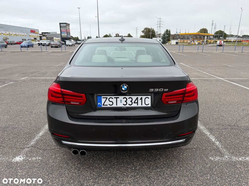 BMW Seria 3 330e iPerformance M Sport - 4