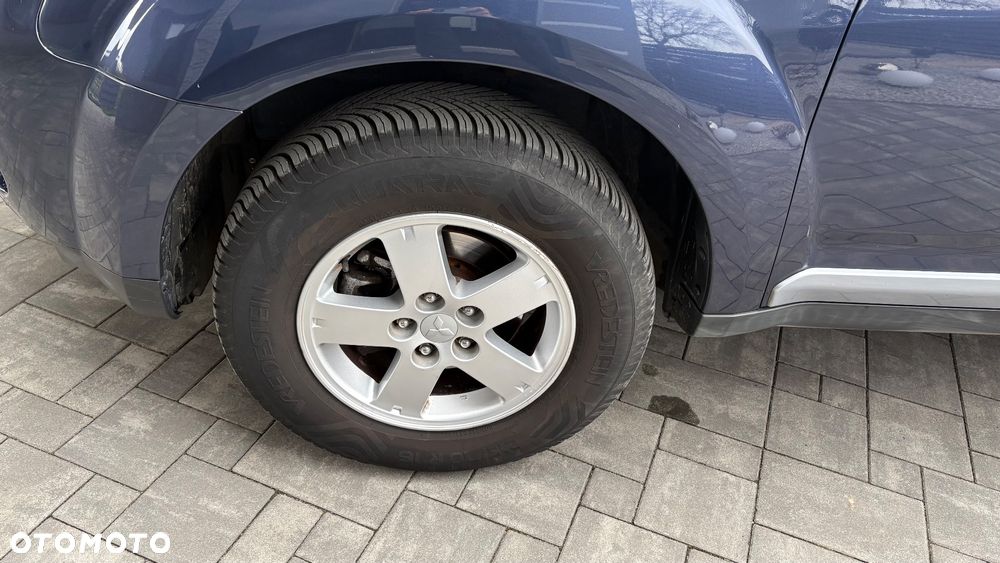 Mitsubishi Outlander 2.4 Intense - 9