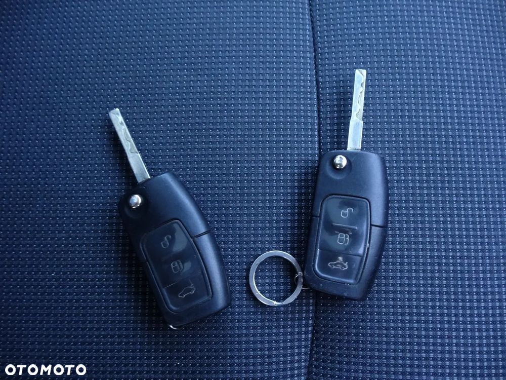 Ford S-Max 2.0 Titanium - 37