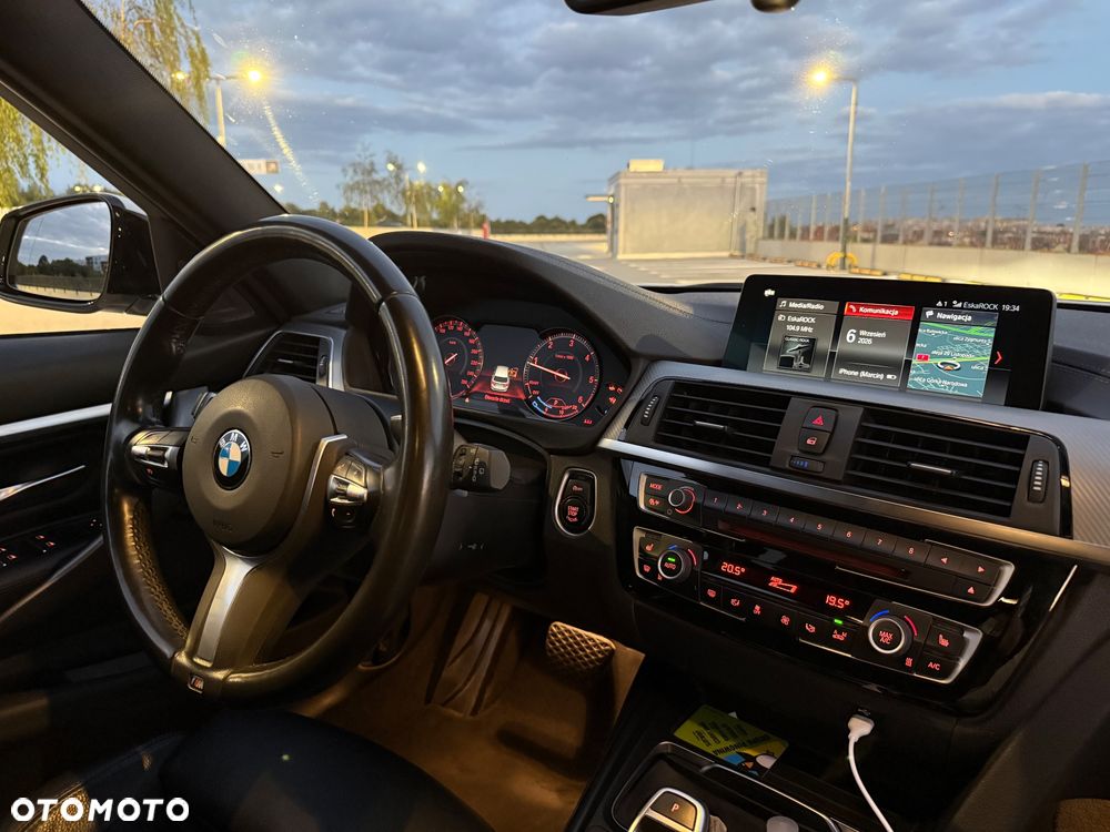 BMW Seria 3 320d M Sport - 10