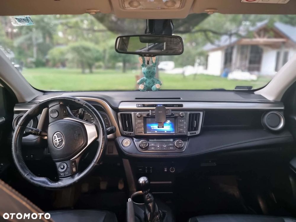 Toyota RAV4 2.0 D-4D Premium - 11