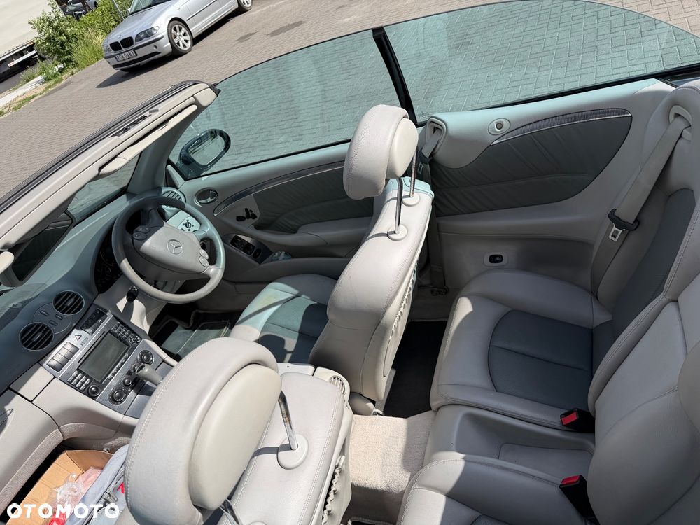 Mercedes-Benz CLK - 12