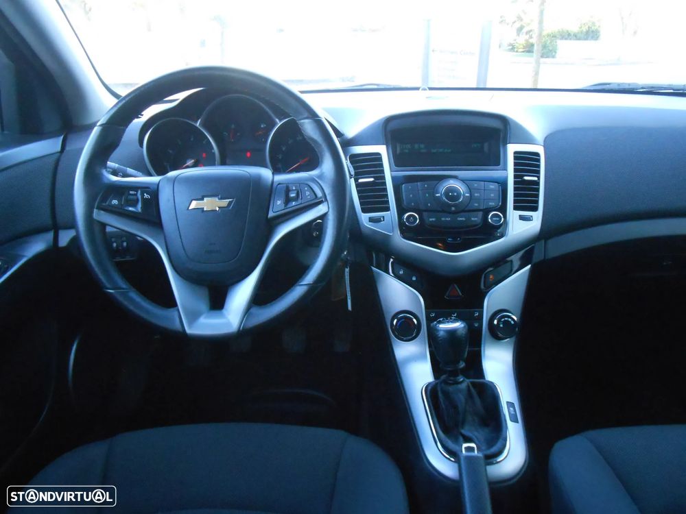 Chevrolet Cruze 1.6 LT - 13